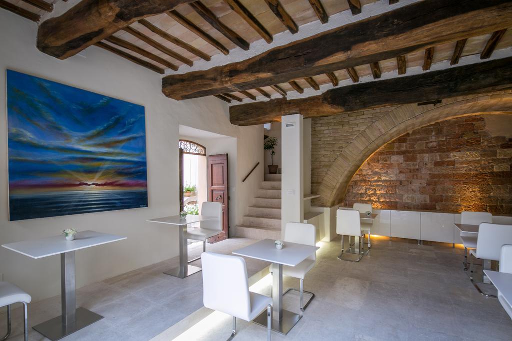 Hotel Degli Affreschi Монтефалько Экстерьер фото