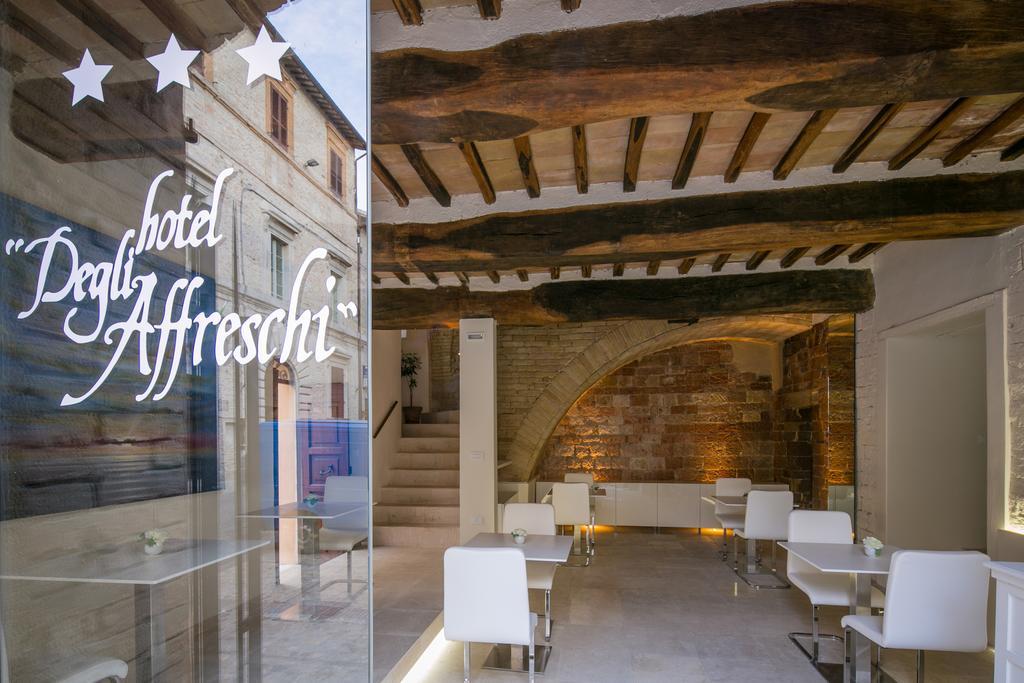Hotel Degli Affreschi Монтефалько Экстерьер фото