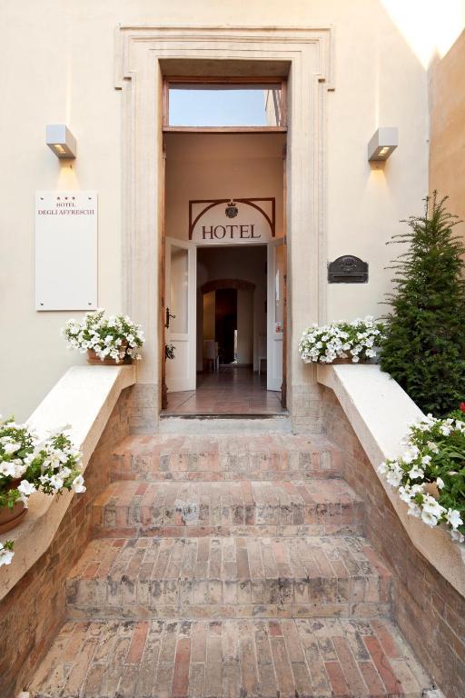 Hotel Degli Affreschi Монтефалько Экстерьер фото
