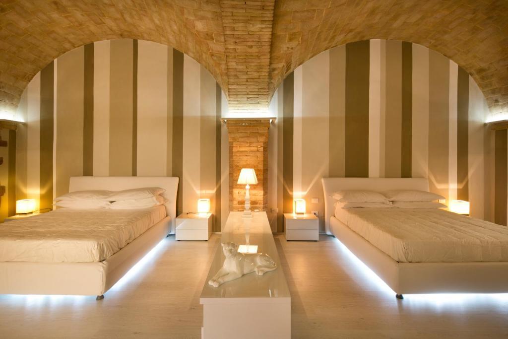 Hotel Degli Affreschi Монтефалько Номер фото